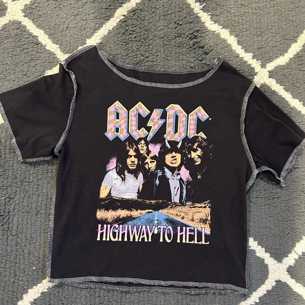 Cropped AC/DC Tee